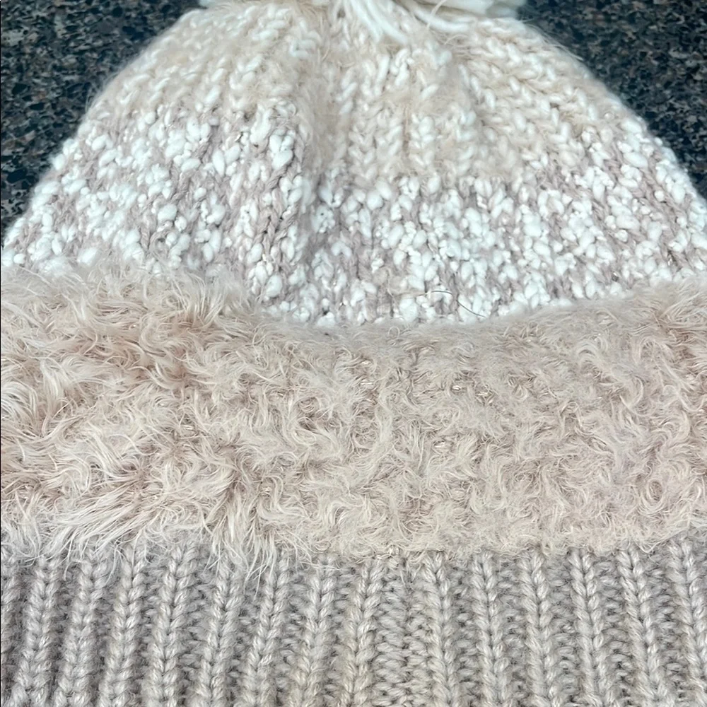 Cozy Cream Knit Pom-Pom Beanie